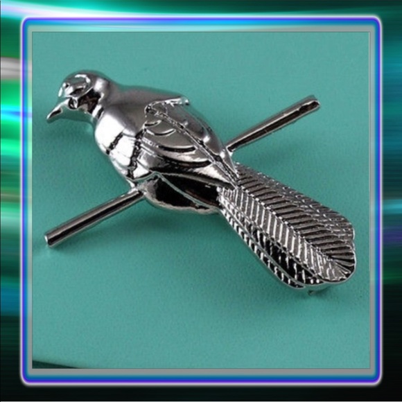 Jewelry - Mocking Bird Brooch